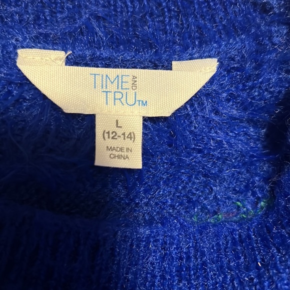 sweater - Picture 5 of 7